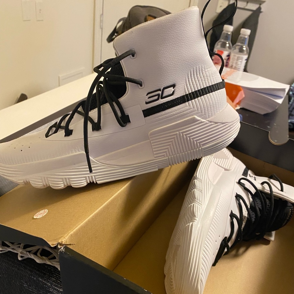 Mens 11.5 basketball shoes under armor worn once